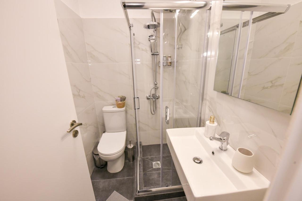 לריסה Modern, Comfortable Apartment, In The Heart Of The City_2 מראה חיצוני תמונה