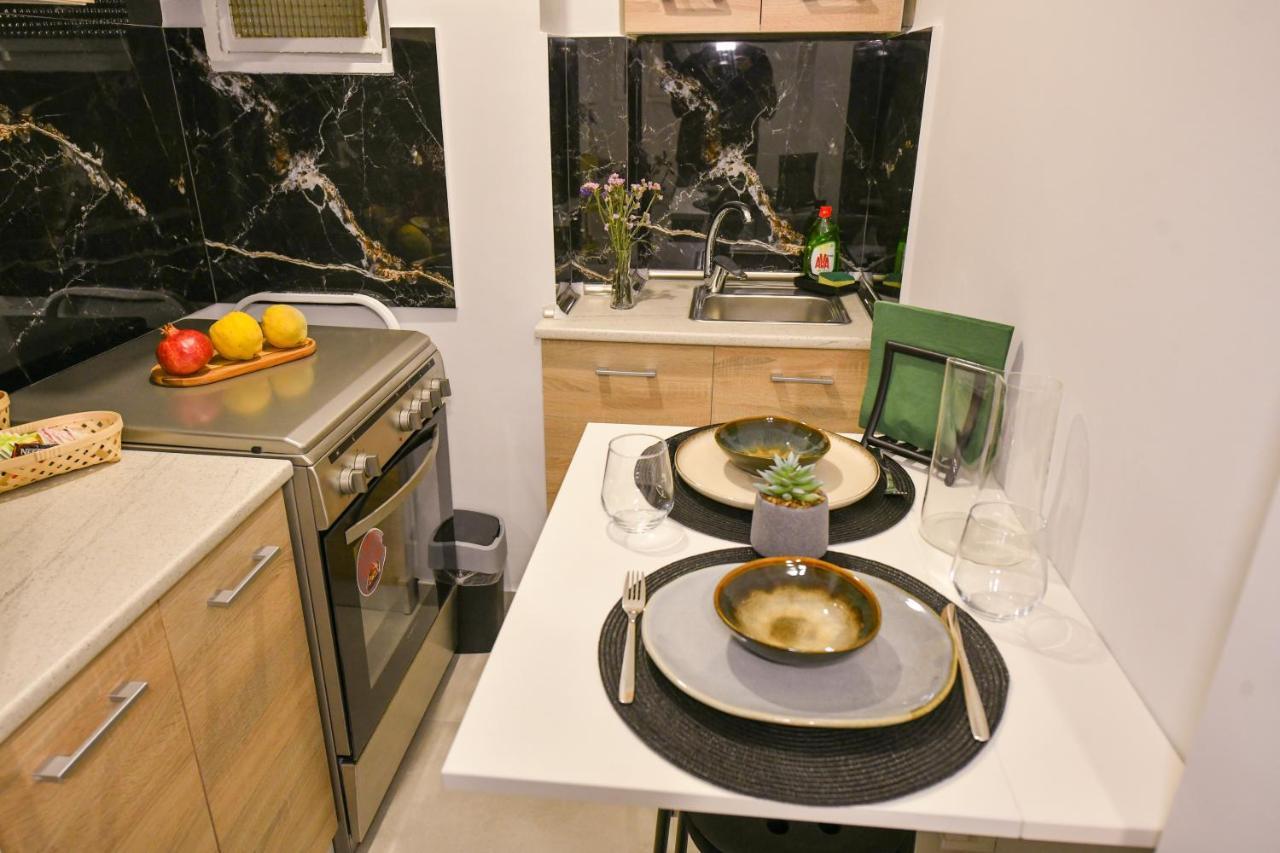 לריסה Modern, Comfortable Apartment, In The Heart Of The City_2 מראה חיצוני תמונה